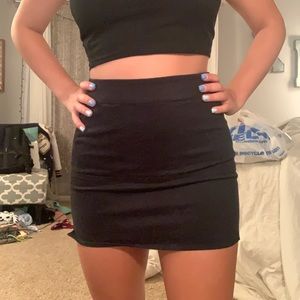 COPY - ⭐️Forever 21 black skirt
